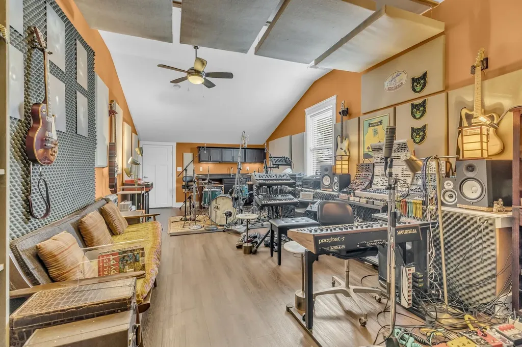 1433 14th Ave, S Nashville TN 37212