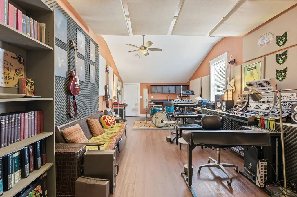 1433 14th Ave, S Nashville TN 37212