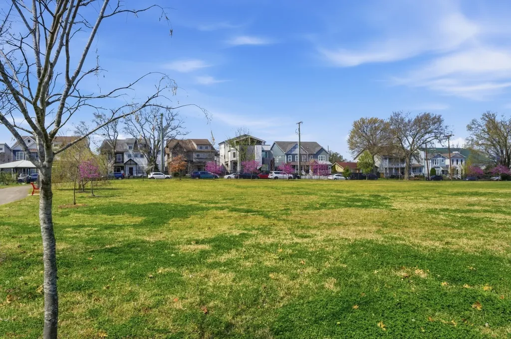 1433 14th Ave, S Nashville TN 37212
