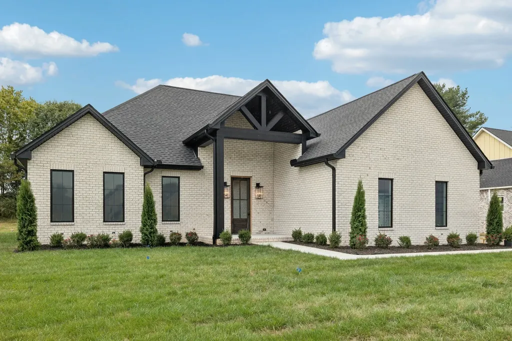 375 Chestnut Oak Avenue Smithville TN 37166