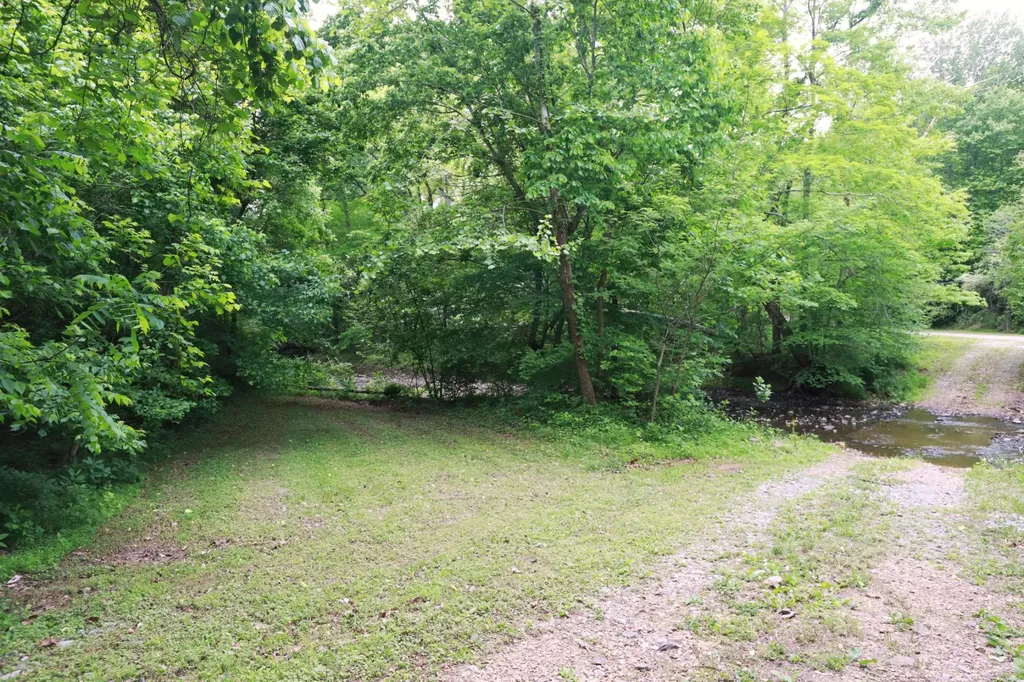 2634 Distillery Road, SW Greenbrier TN 37073