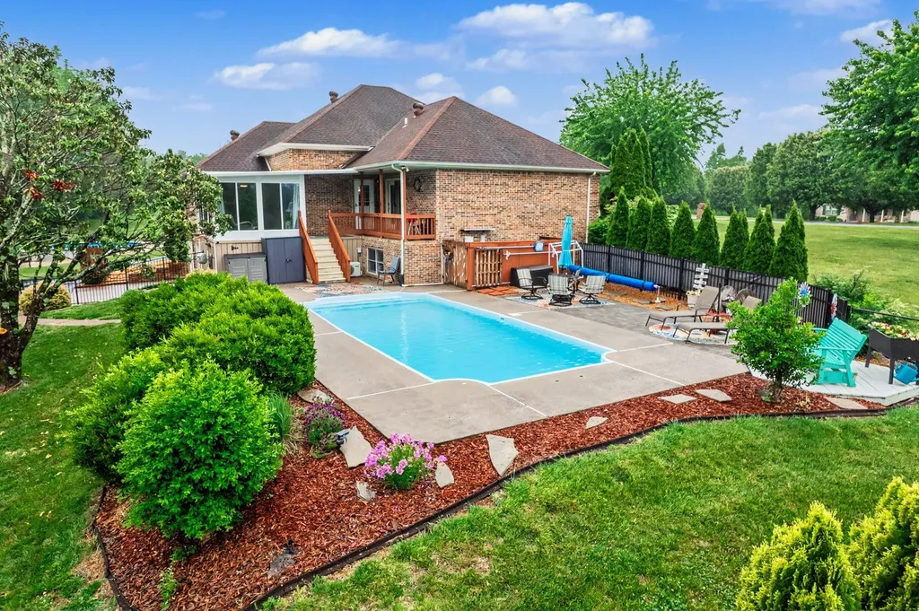 778 Fox Run Lane Lafayette TN 37083