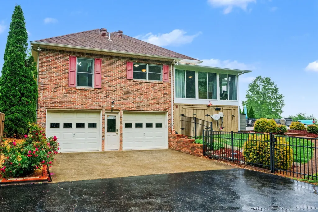 778 Fox Run Lane Lafayette TN 37083