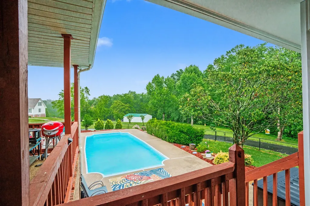 778 Fox Run Lane Lafayette TN 37083