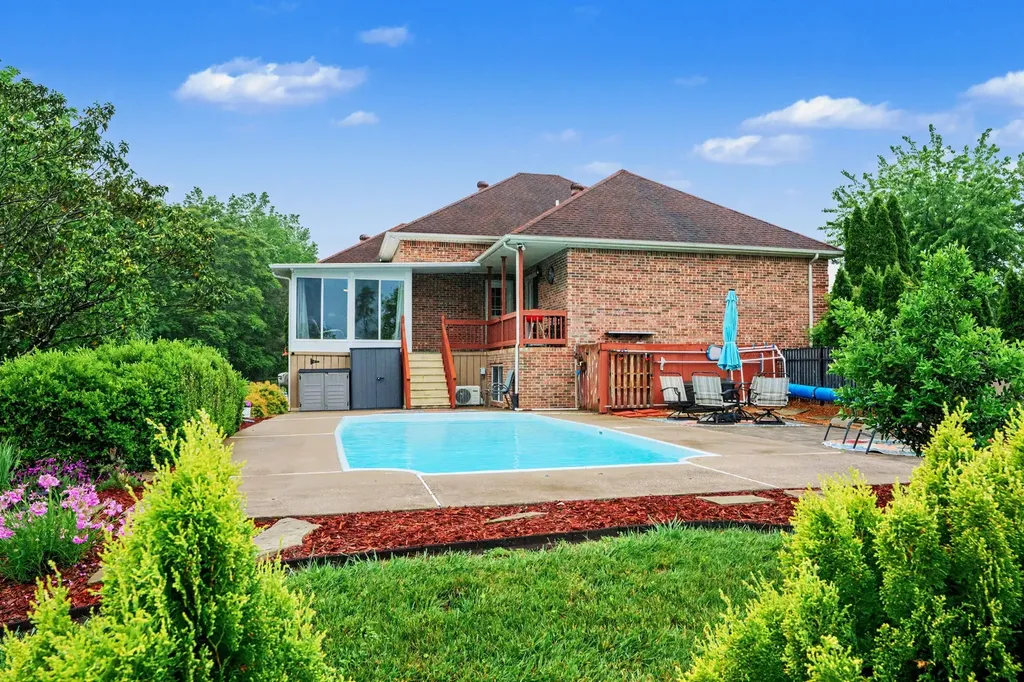 778 Fox Run Lane Lafayette TN 37083