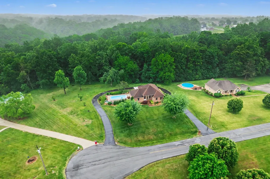 778 Fox Run Lane Lafayette TN 37083