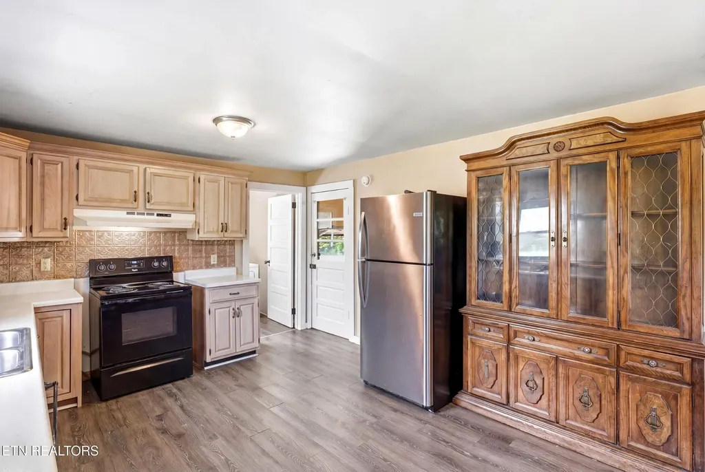 824 Oliver Springs Highway Clinton TN 37716