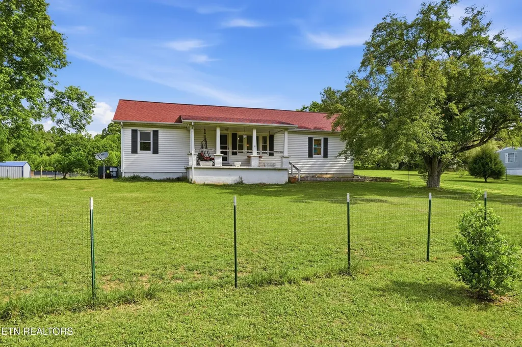 824 Oliver Springs Highway Clinton TN 37716