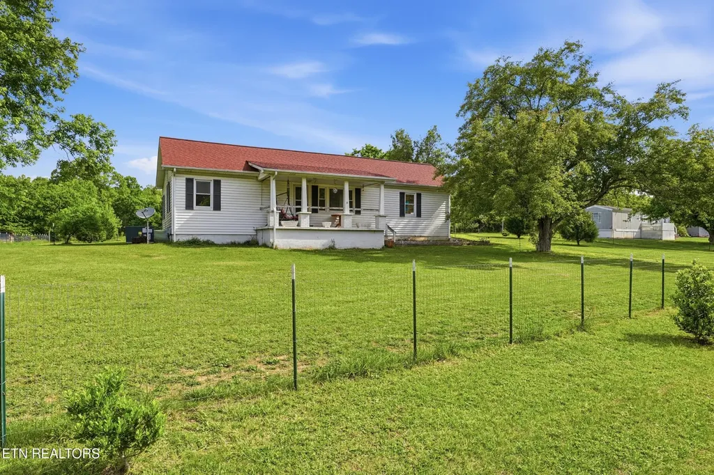 824 Oliver Springs Highway Clinton TN 37716