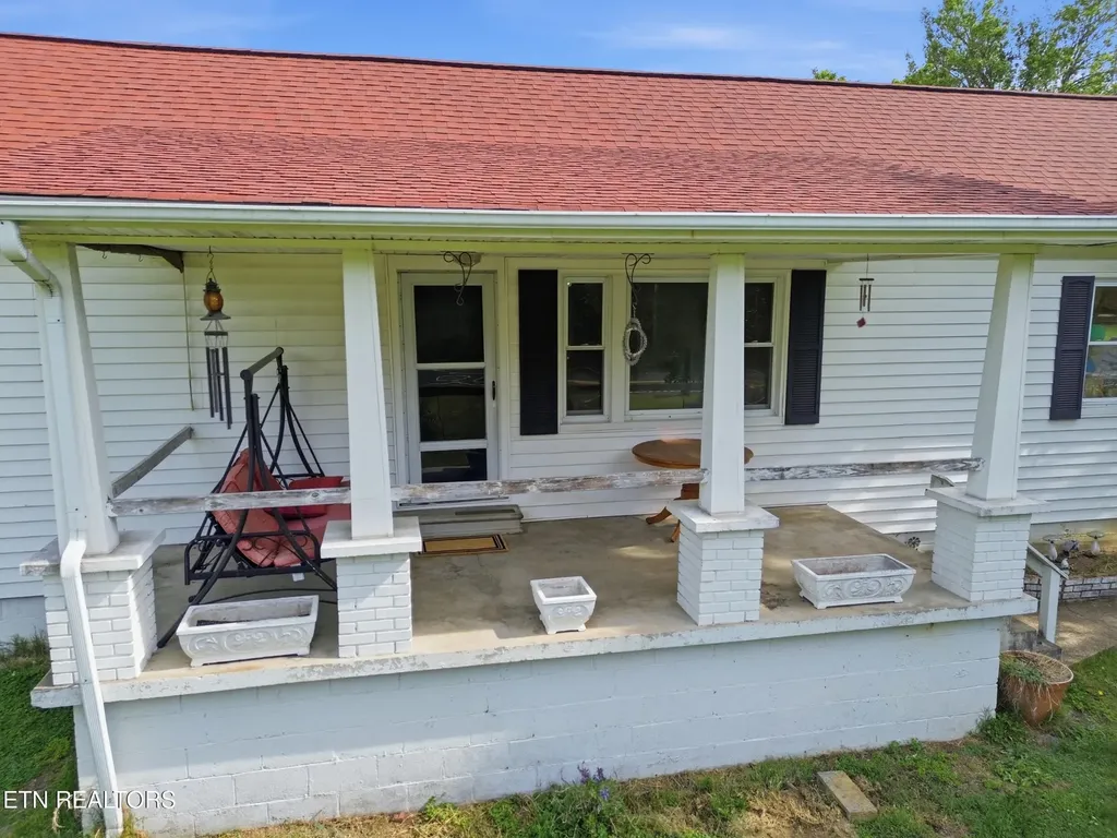 824 Oliver Springs Highway Clinton TN 37716