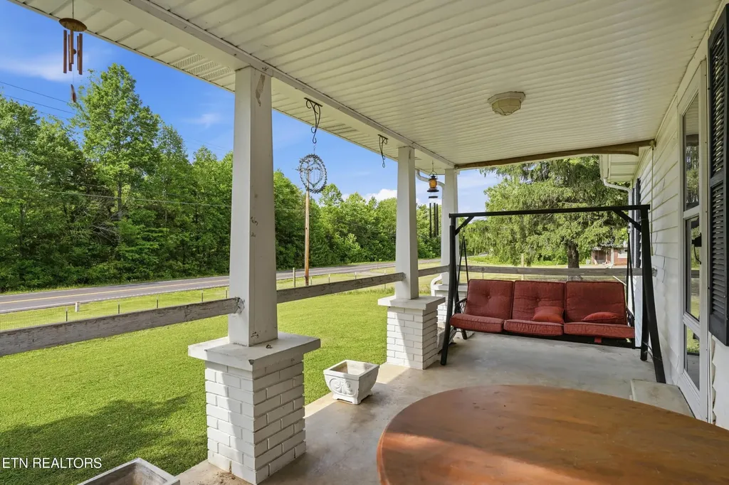 824 Oliver Springs Highway Clinton TN 37716