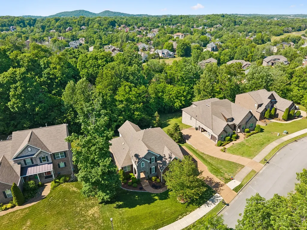 1169 Pin Oak Lane Brentwood TN 37027