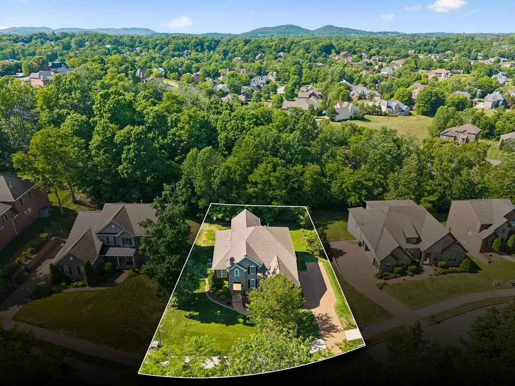 1169 Pin Oak Lane Brentwood TN 37027