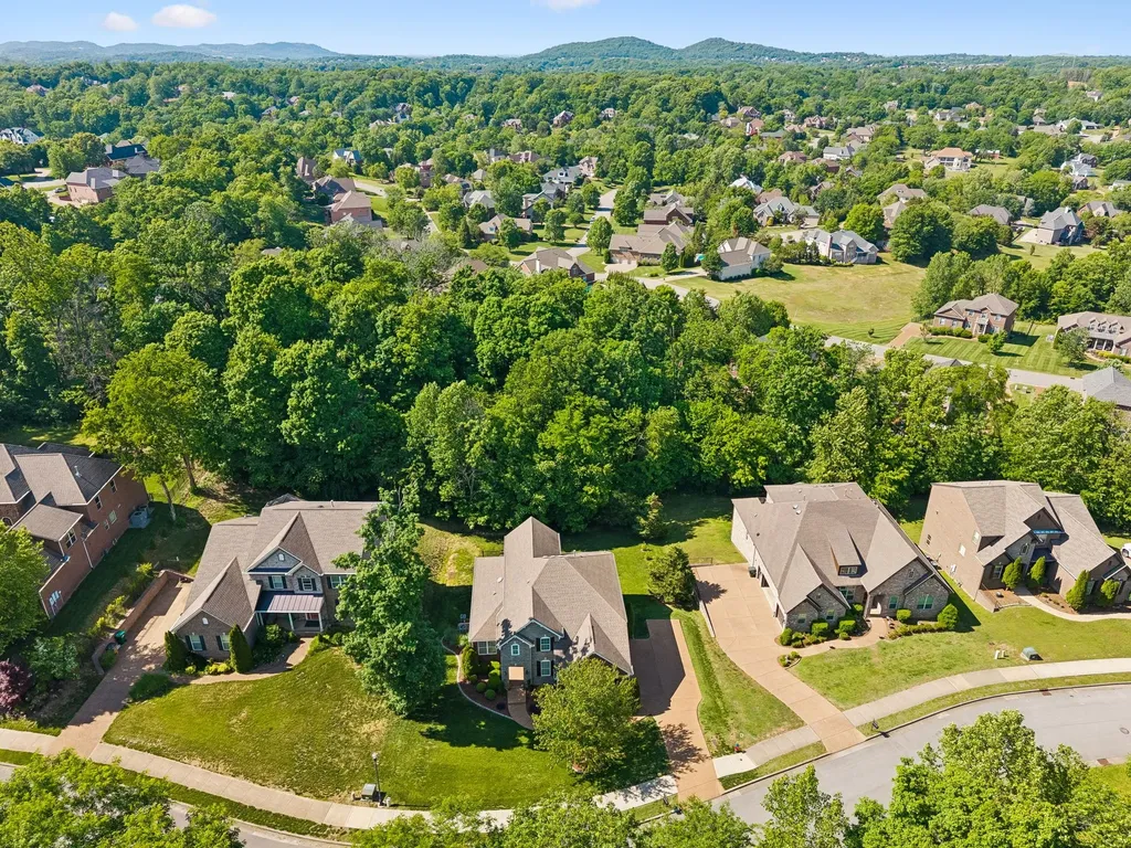1169 Pin Oak Lane Brentwood TN 37027