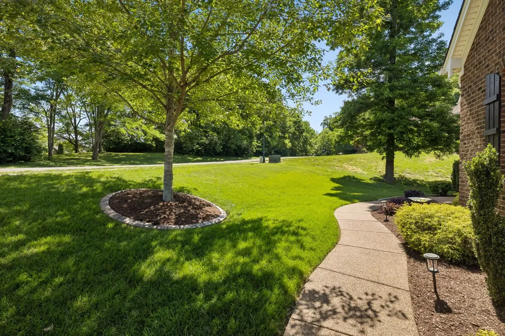 1169 Pin Oak Lane Brentwood TN 37027