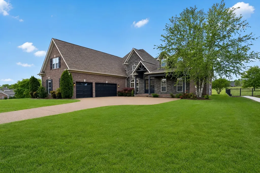 2162 Gorden Crossing Gallatin TN 37066