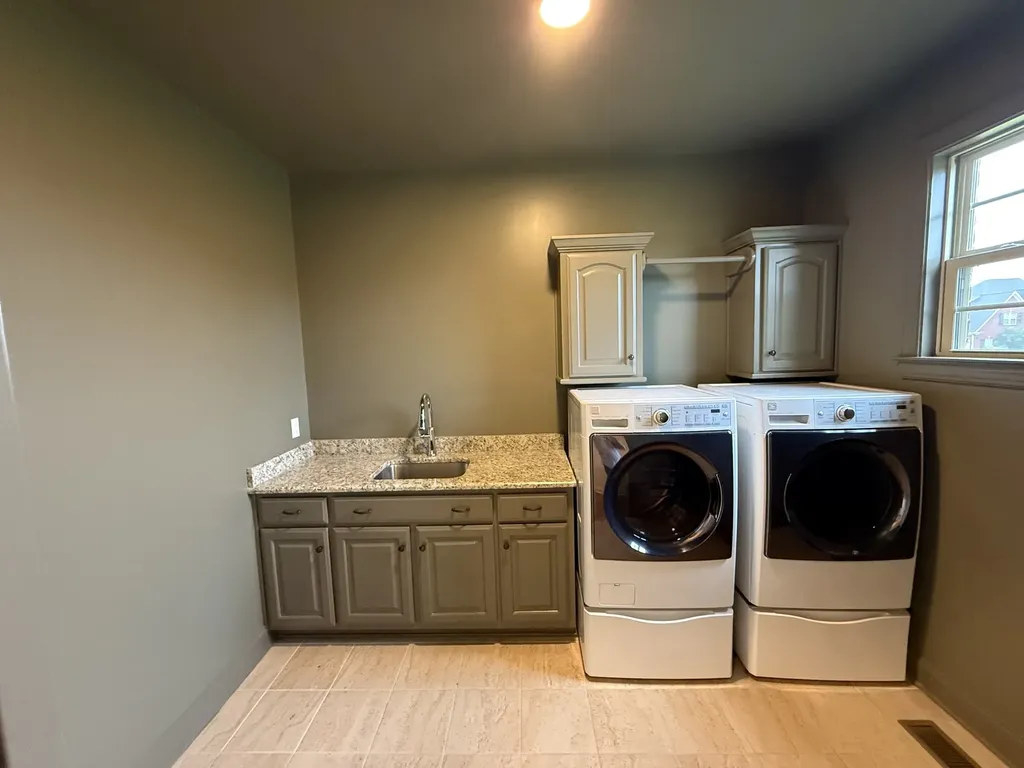 2162 Gorden Crossing Gallatin TN 37066