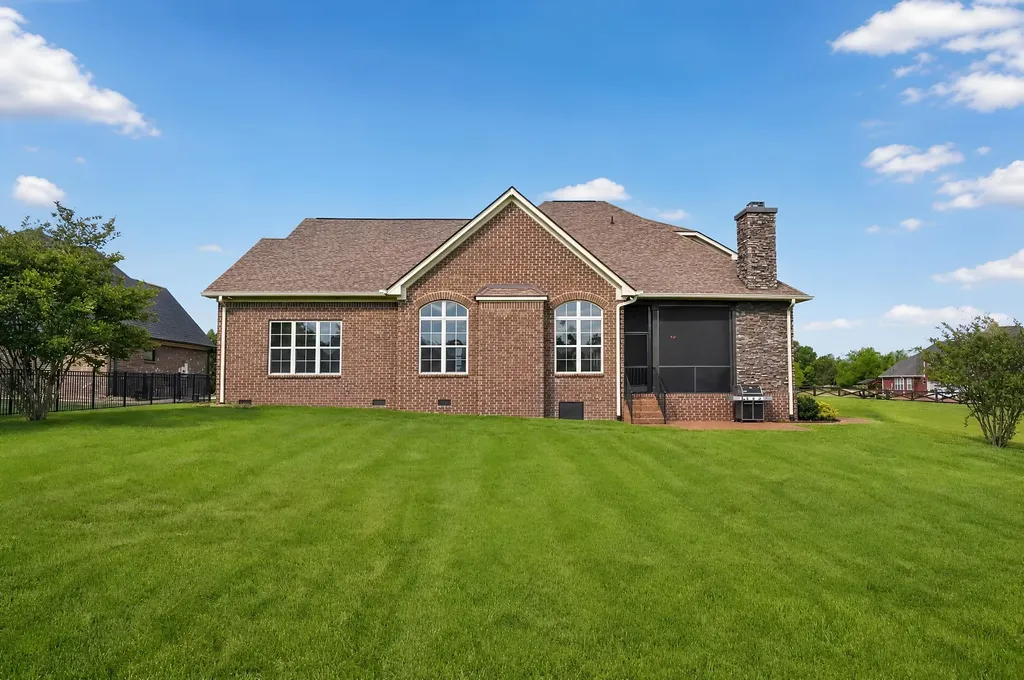 2162 Gorden Crossing Gallatin TN 37066