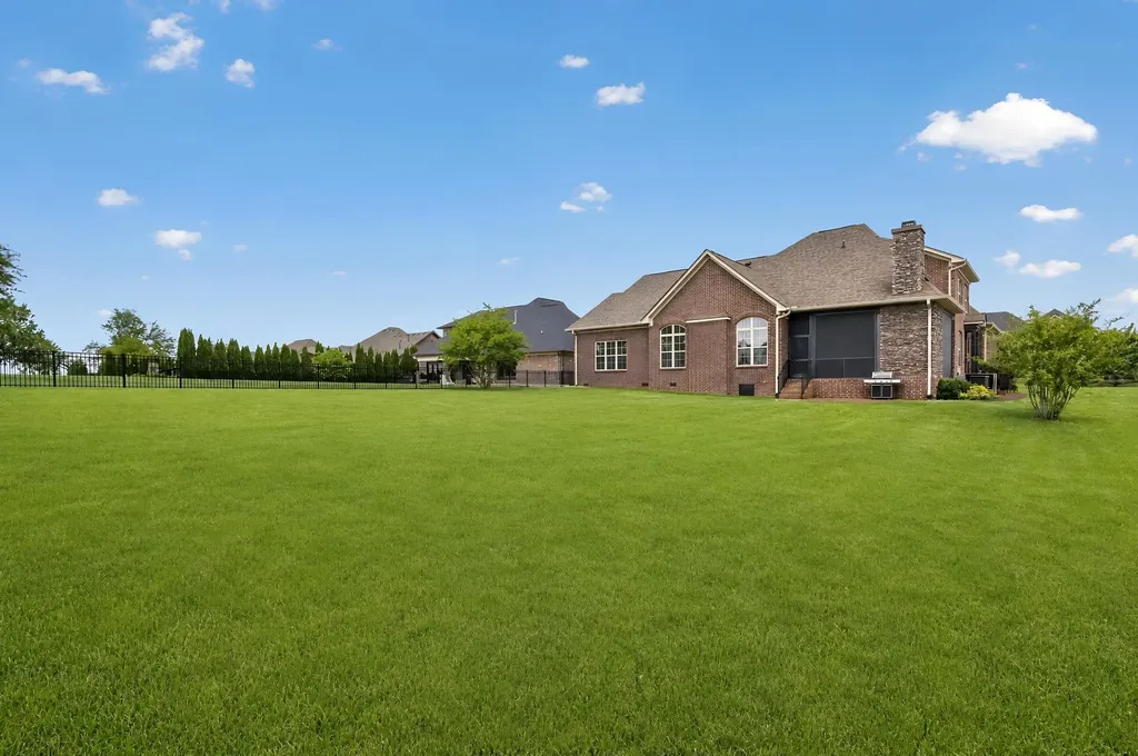 2162 Gorden Crossing Gallatin TN 37066