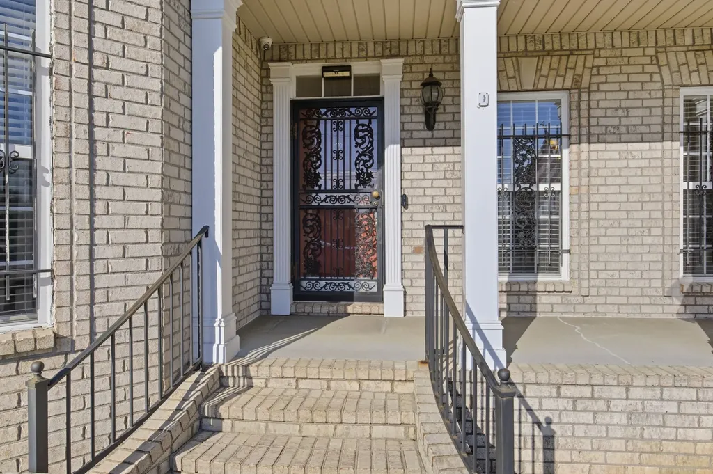 1823 SE Broad Street Murfreesboro TN 37130