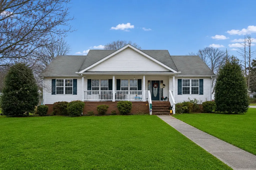 301 W King Street Morrison TN 37357