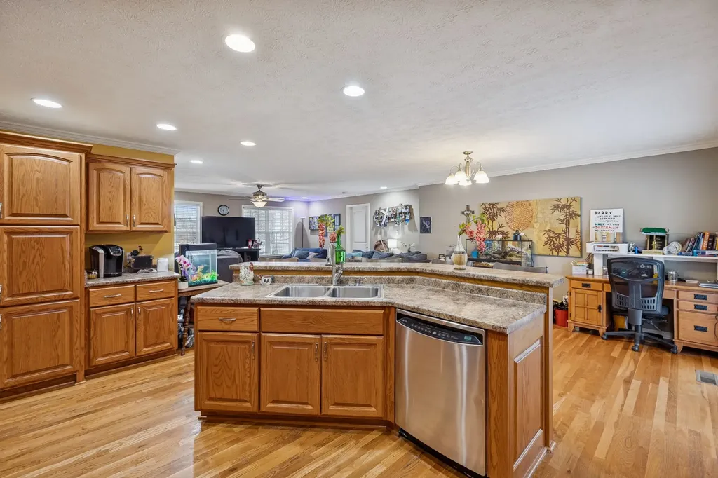 301 W King Street Morrison TN 37357