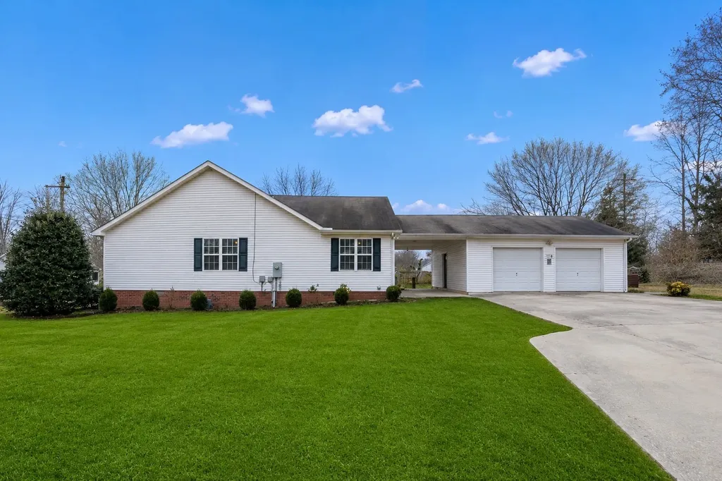 301 W King Street Morrison TN 37357