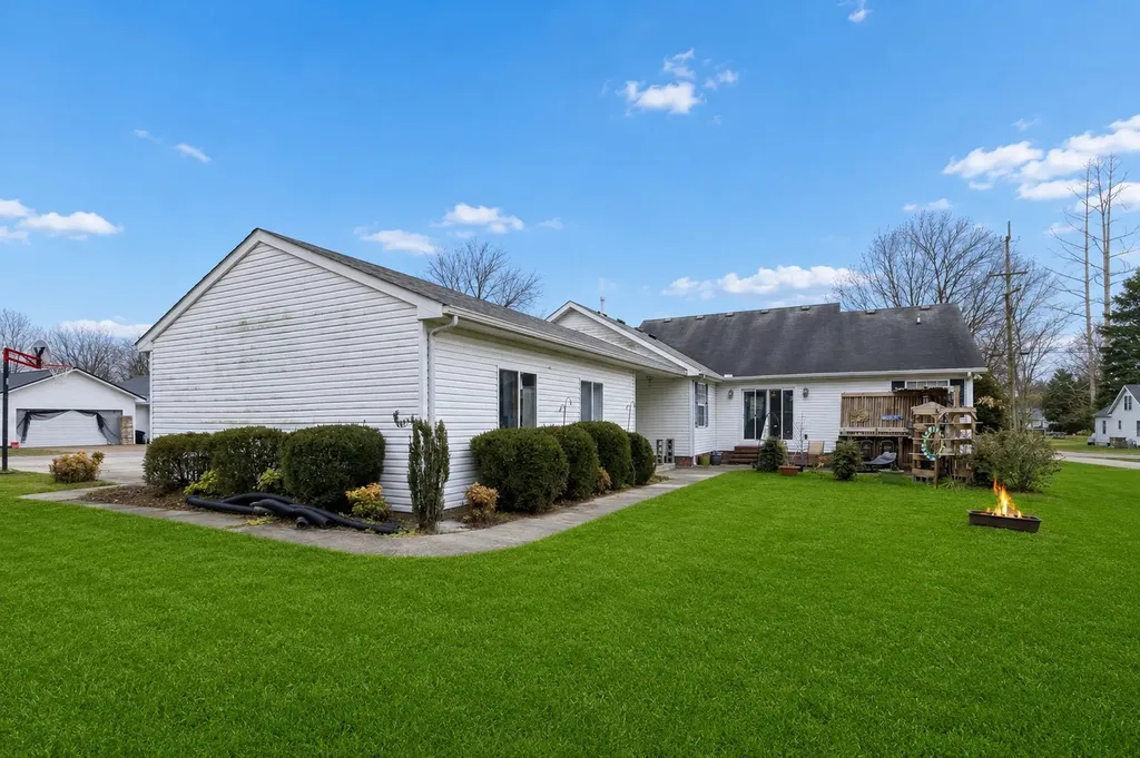 301 W King Street Morrison TN 37357