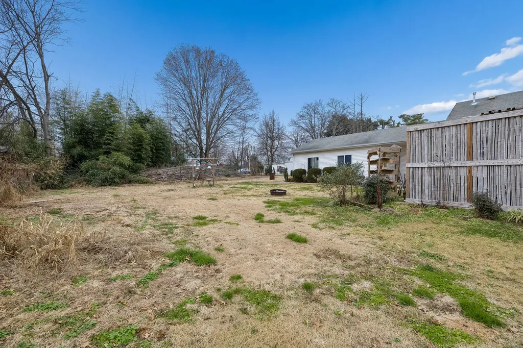 301 W King Street Morrison TN 37357