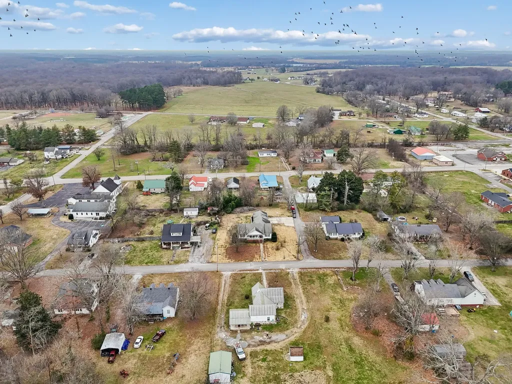 301 W King Street Morrison TN 37357