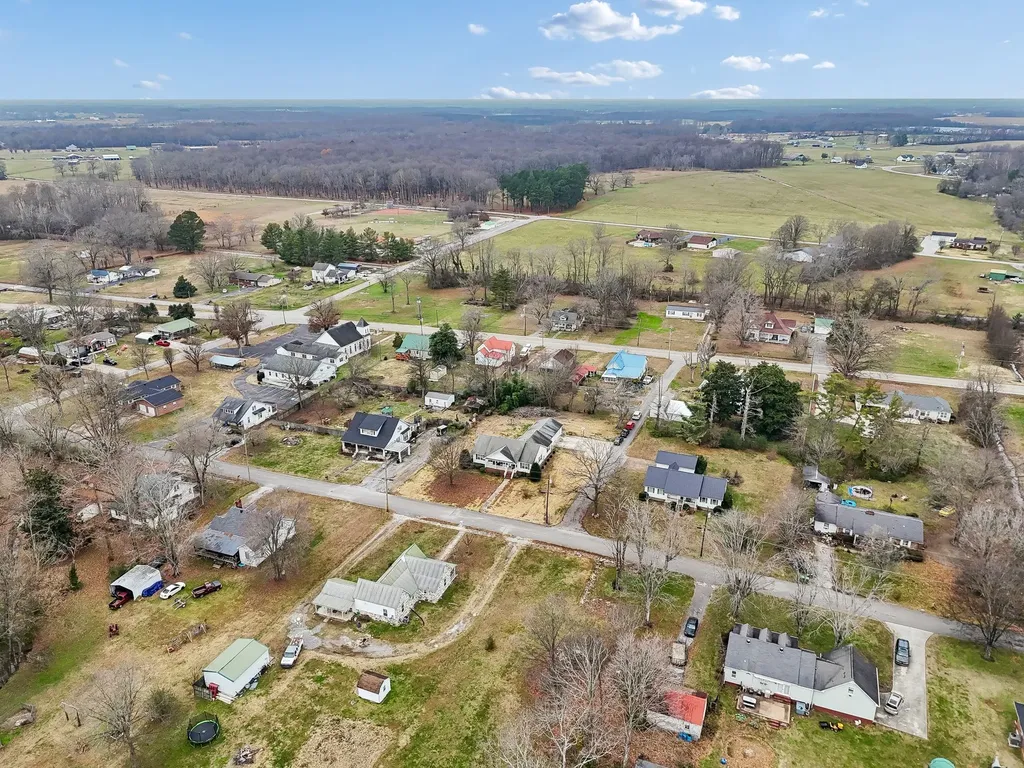 301 W King Street Morrison TN 37357