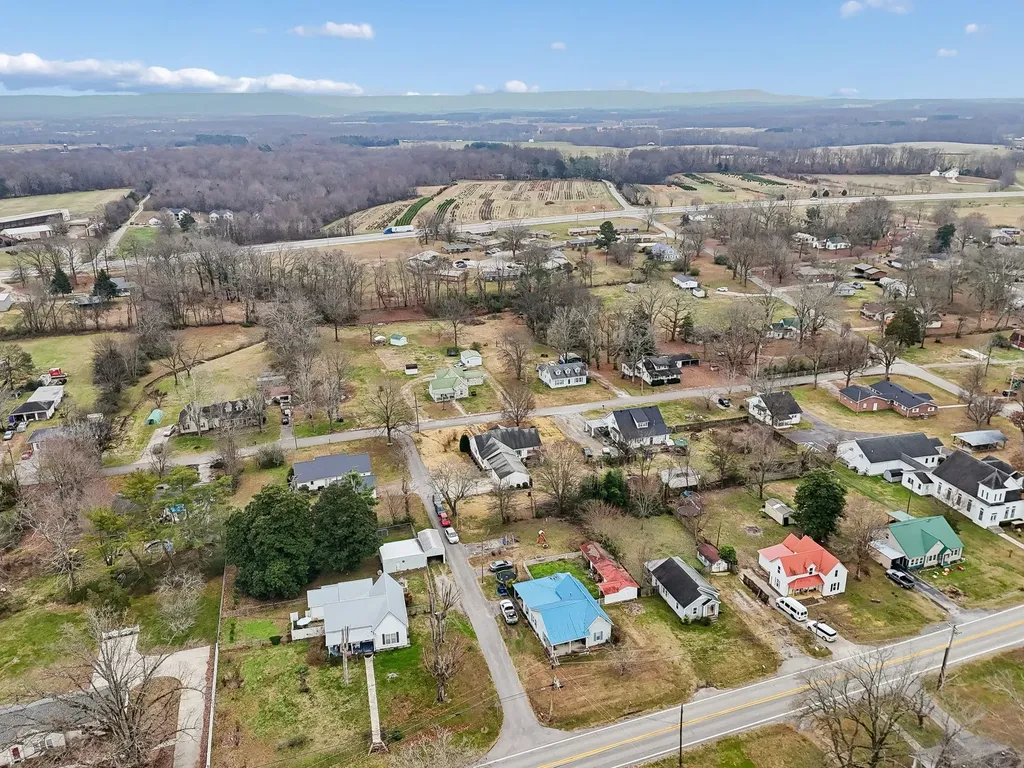301 W King Street Morrison TN 37357