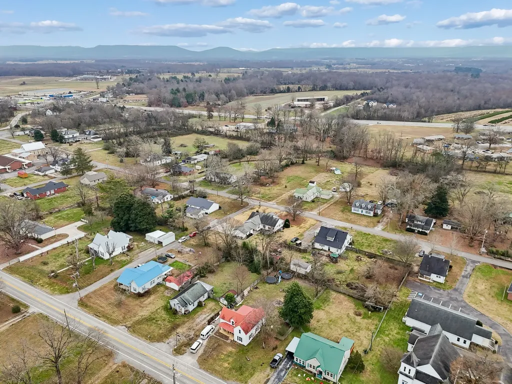 301 W King Street Morrison TN 37357