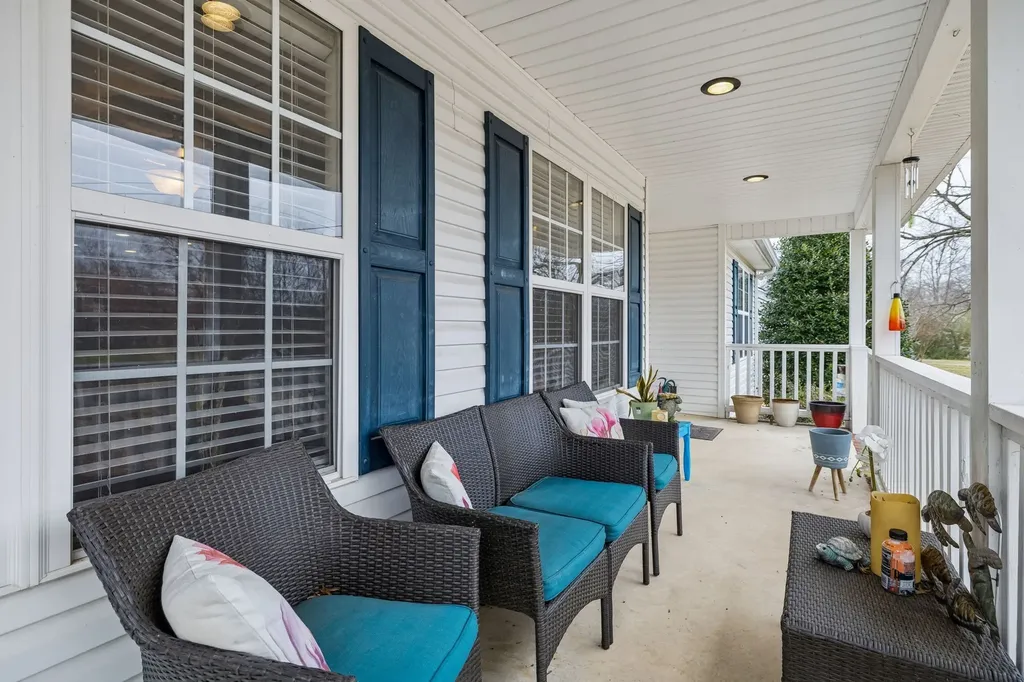 301 W King Street Morrison TN 37357