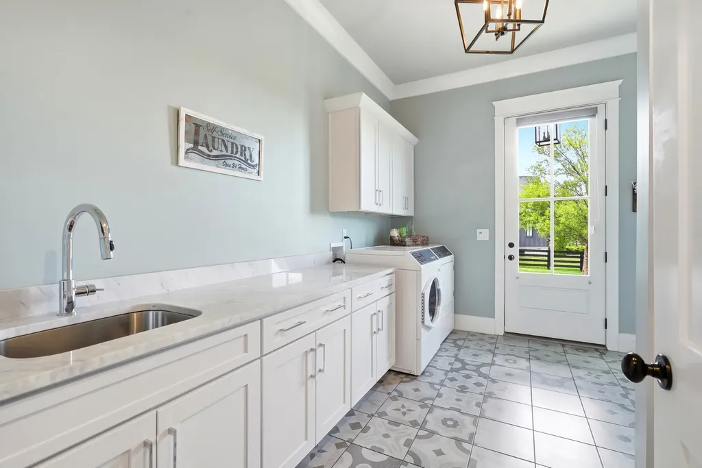 1045 Buena Vista Drive Franklin TN 37069