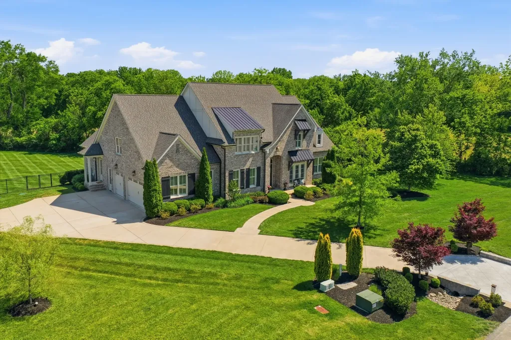 1045 Buena Vista Drive Franklin TN 37069