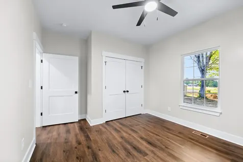 1239 N Main St, N Tennessee Ridge TN 37178