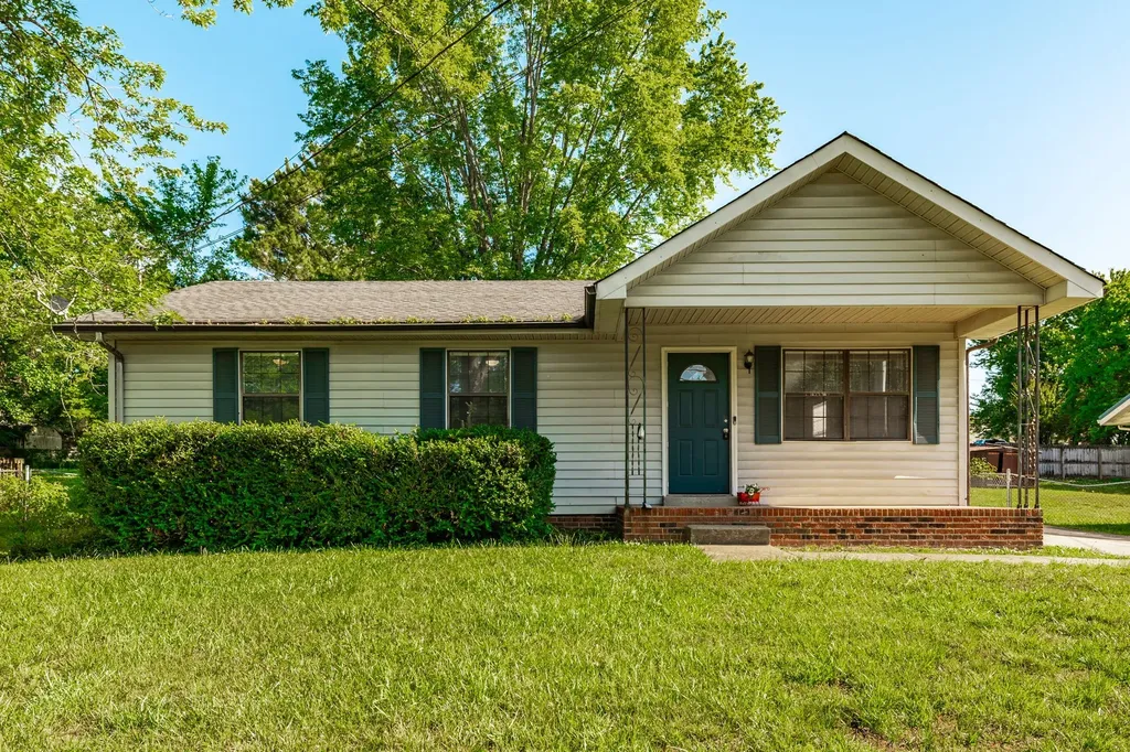 215 Al Oerter Drive Clarksville TN 37042