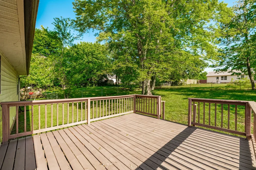 215 Al Oerter Drive Clarksville TN 37042