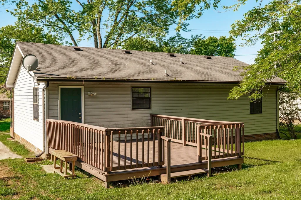 215 Al Oerter Drive Clarksville TN 37042