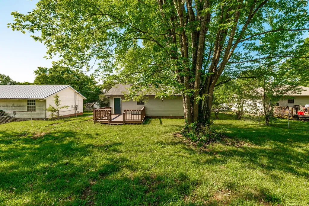 215 Al Oerter Drive Clarksville TN 37042