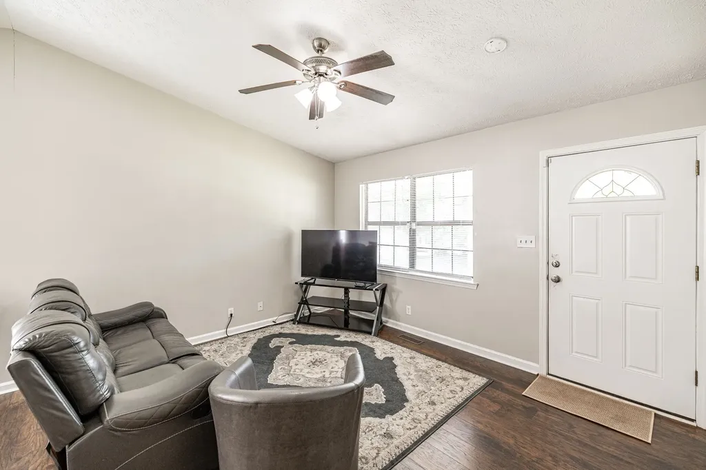 215 Al Oerter Drive Clarksville TN 37042