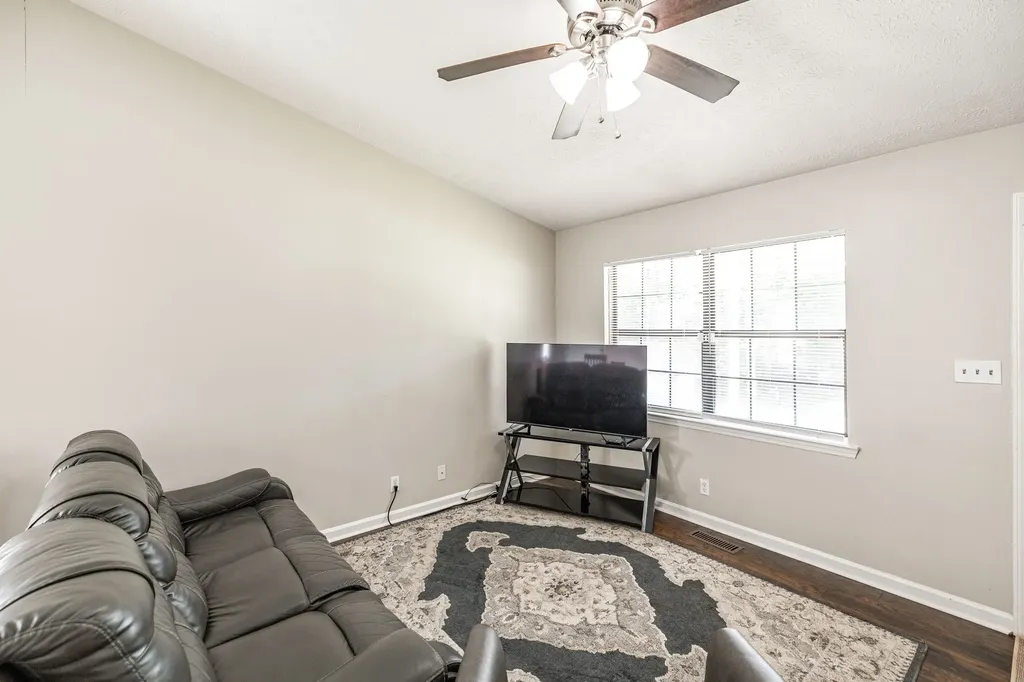 215 Al Oerter Drive Clarksville TN 37042