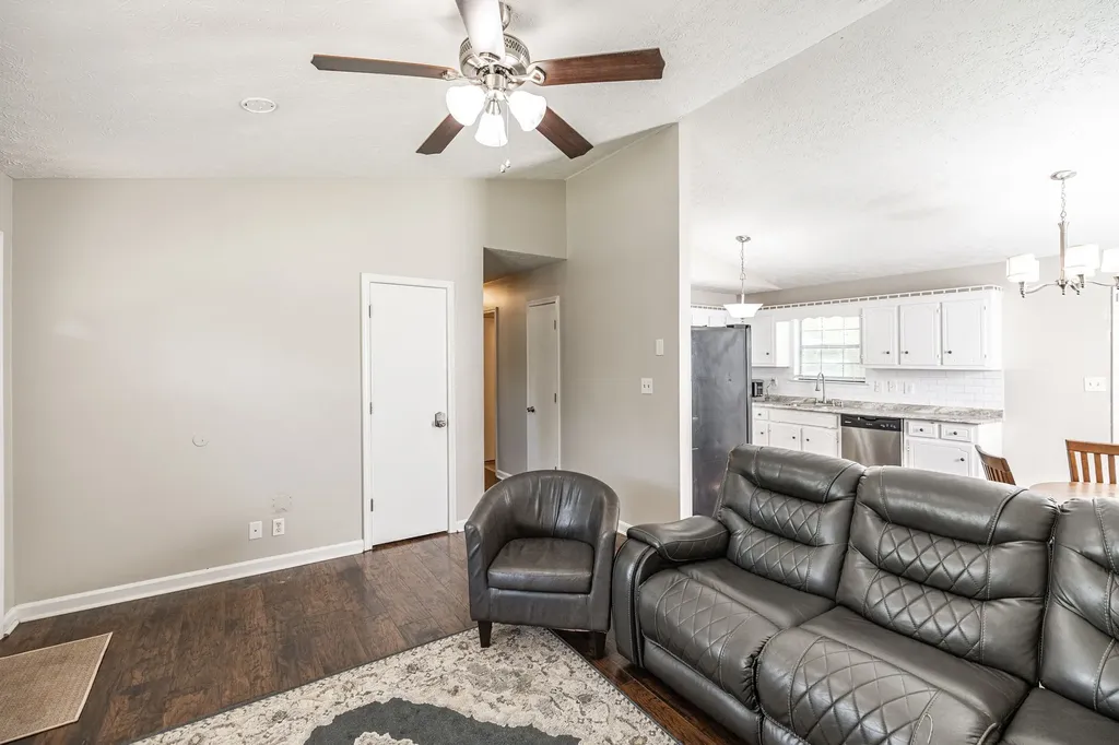 215 Al Oerter Drive Clarksville TN 37042