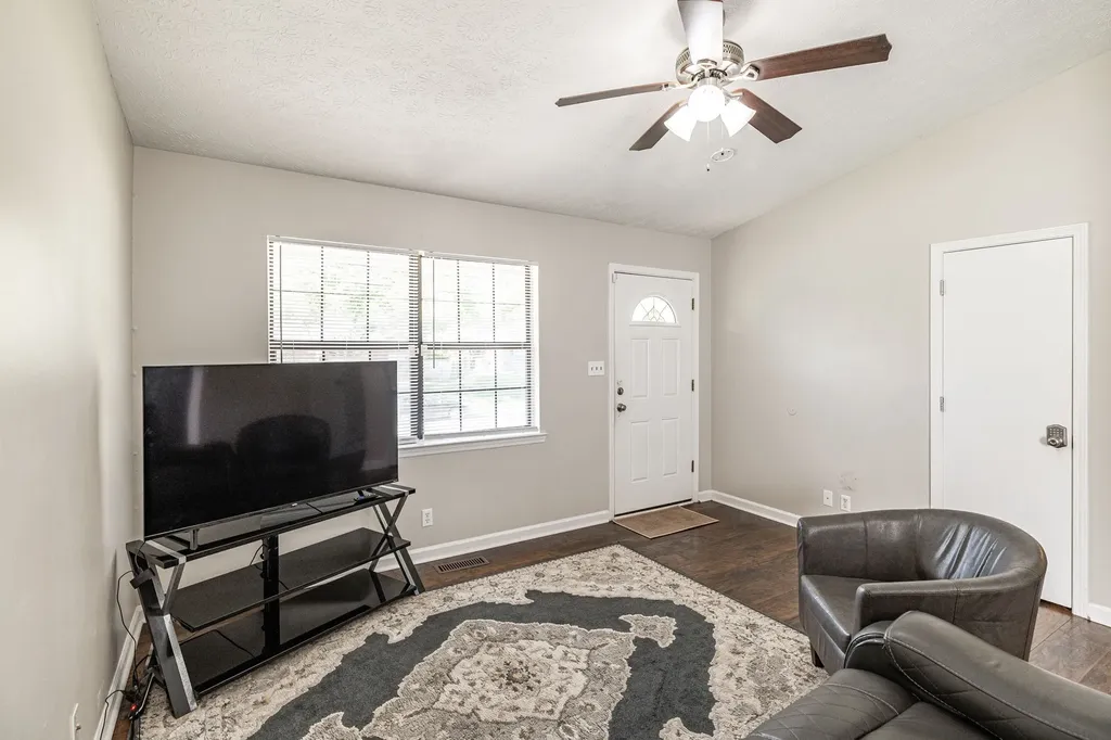215 Al Oerter Drive Clarksville TN 37042