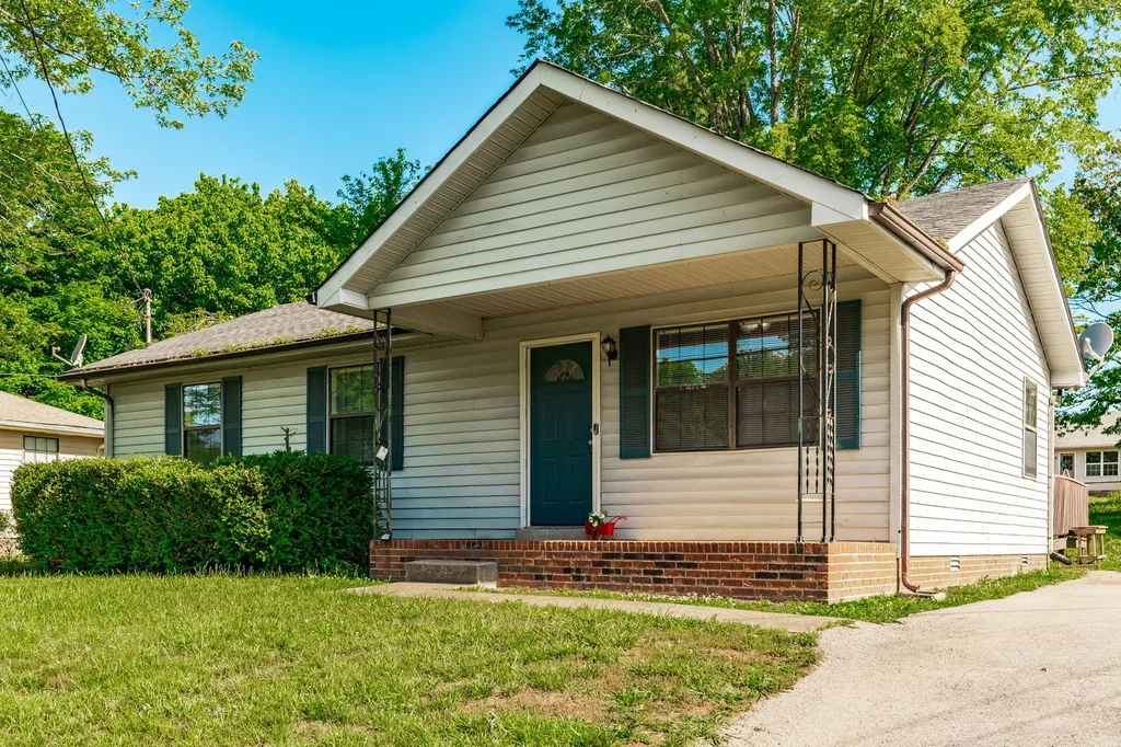 215 Al Oerter Drive Clarksville TN 37042