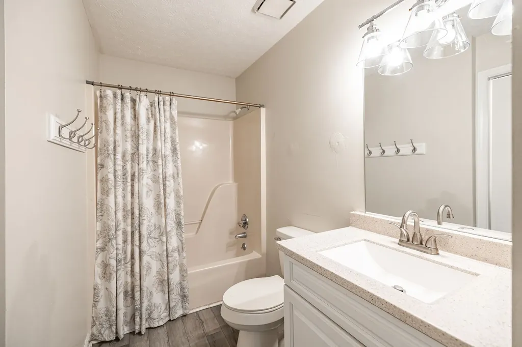 215 Al Oerter Drive Clarksville TN 37042