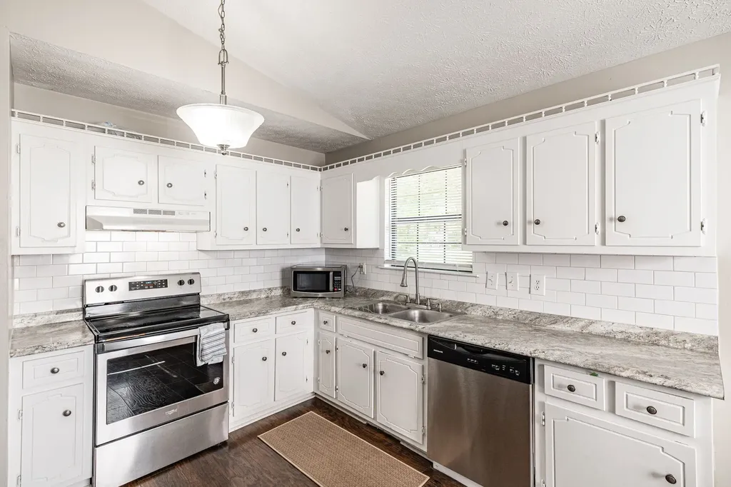 215 Al Oerter Drive Clarksville TN 37042