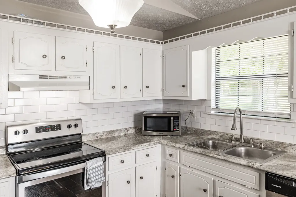 215 Al Oerter Drive Clarksville TN 37042