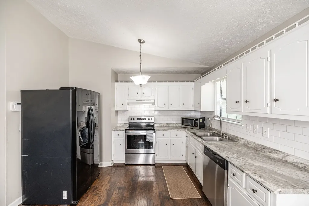 215 Al Oerter Drive Clarksville TN 37042